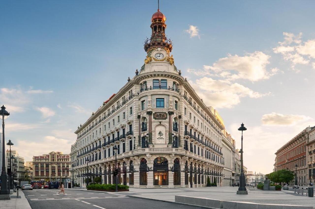 Four Seasons Hotel Madrid Buitenkant foto